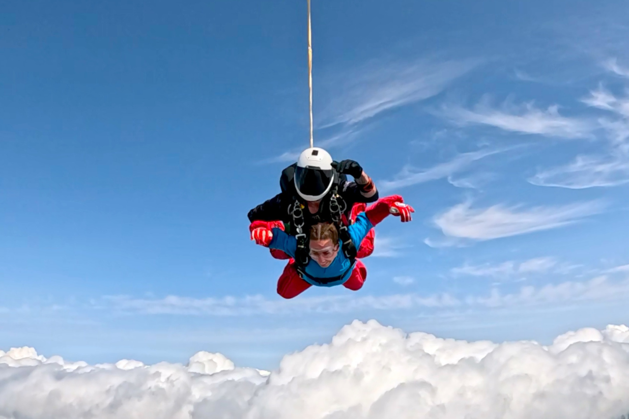 Red Devils tandem skydive